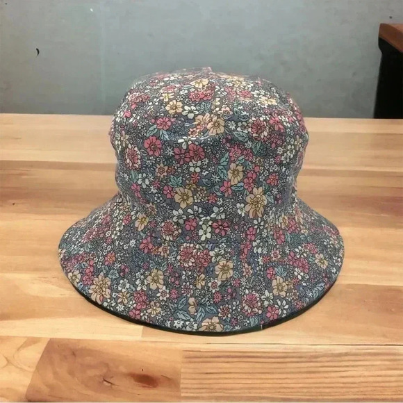 Boutique Lavender Purple Multi Dainty Floral Print Reversible Bucket Hat OSFM - Picture 4 of 6